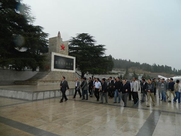 公司组织机关全体党员和工作人员参观陆房突围胜利纪念馆